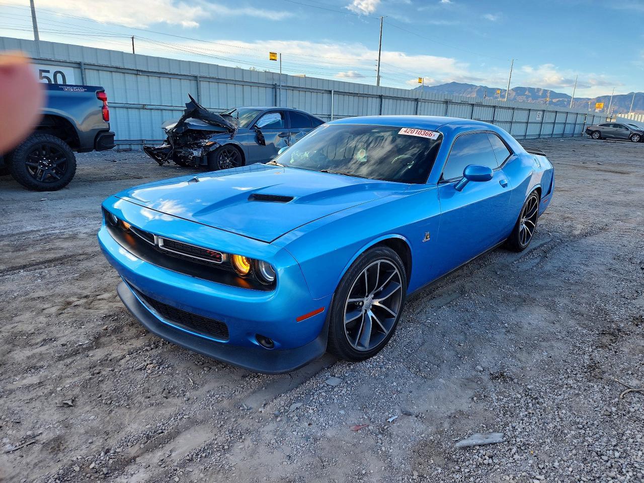 2016 Dodge Challenger R - zdjęcie główne
