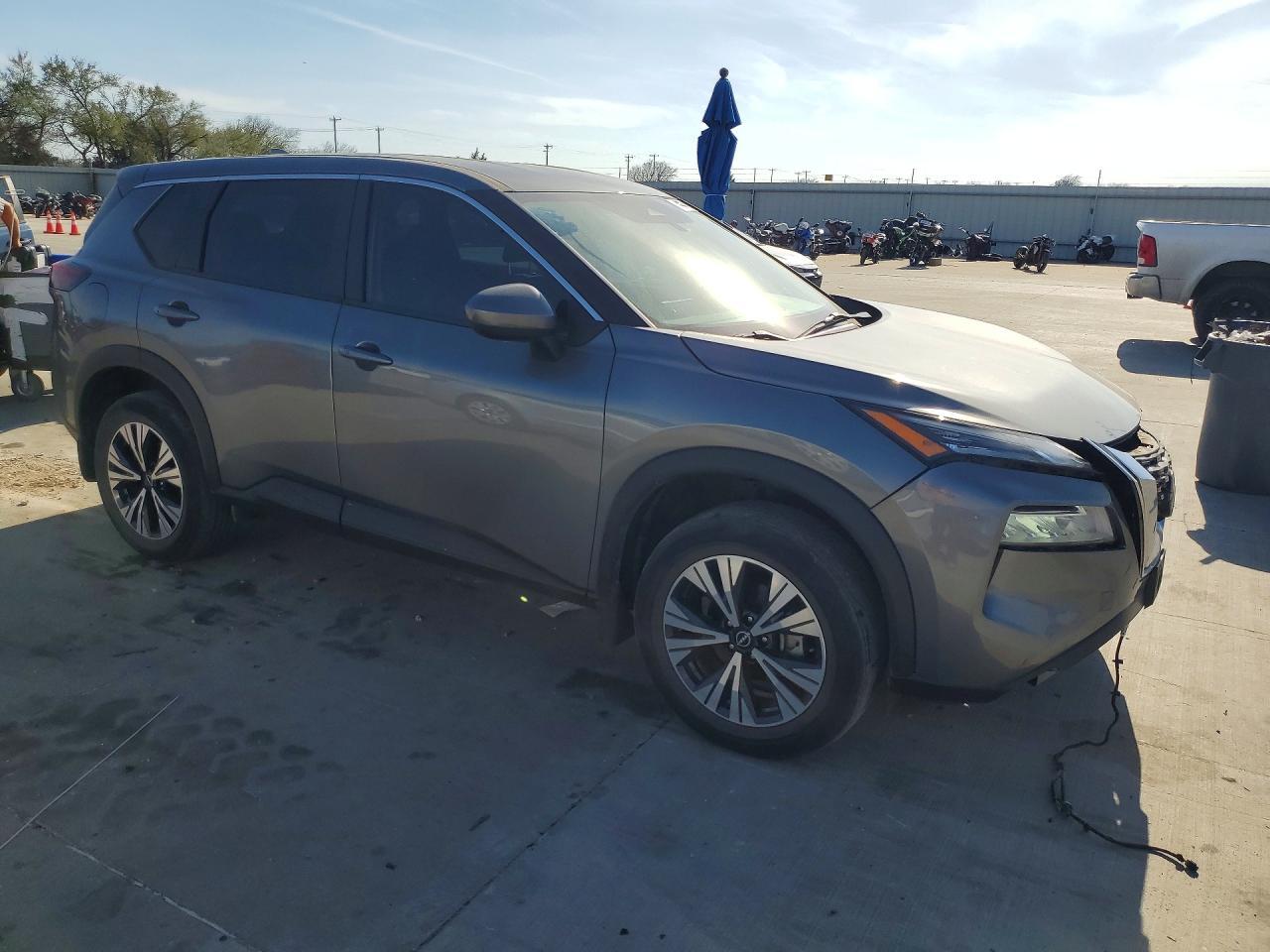 2023 Nissan Rogue Sv - zdjęcie 4