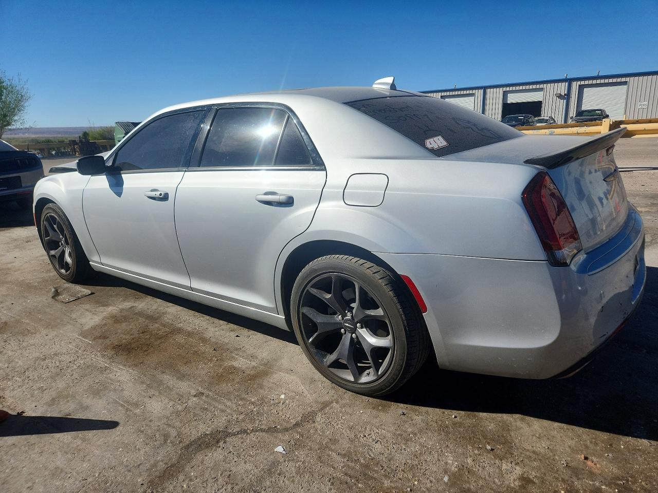 2023 Chrysler 300 S - zdjęcie 2