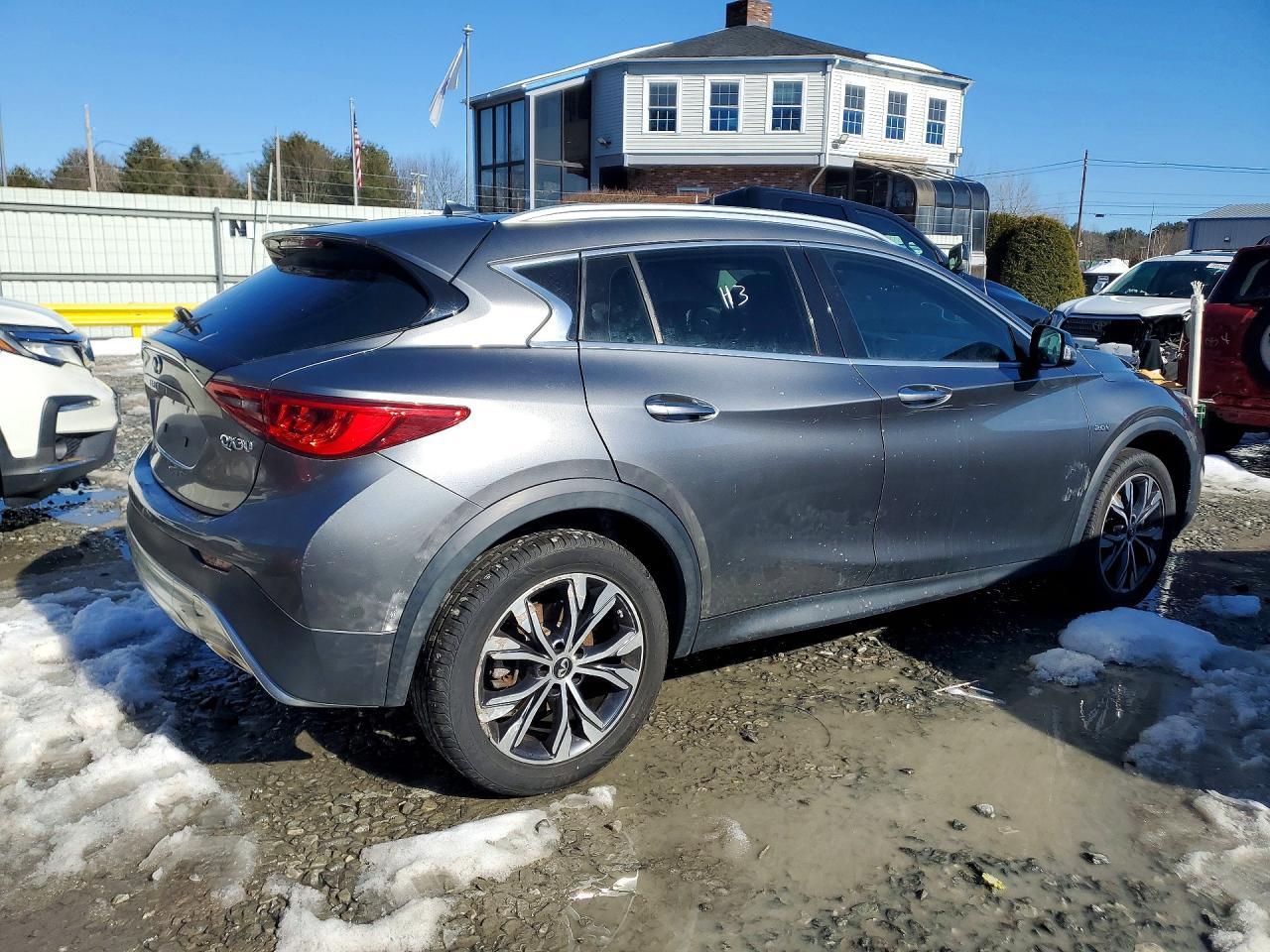 2017 Infiniti Qx30 Luxury - zdjęcie 3
