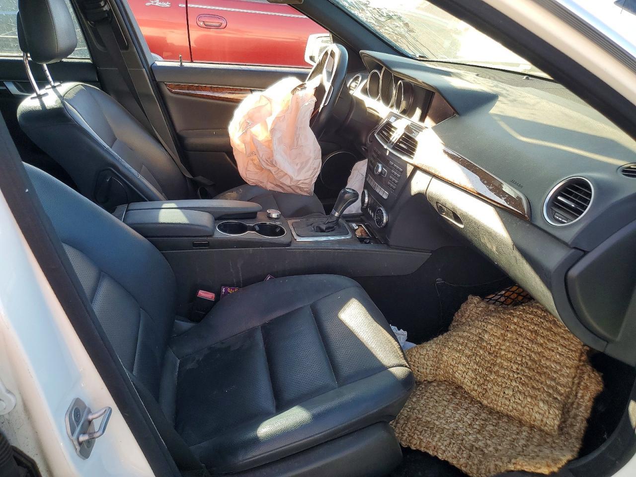 2014 Mercedes-Benz C 250 - zdjęcie 7