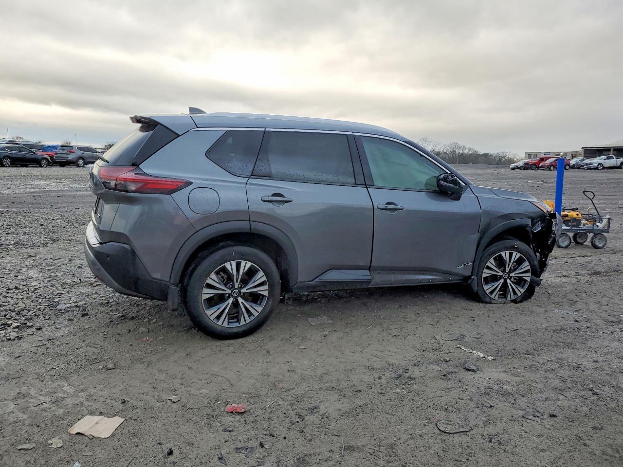 2021 Nissan Rogue Sv - zdjęcie 3