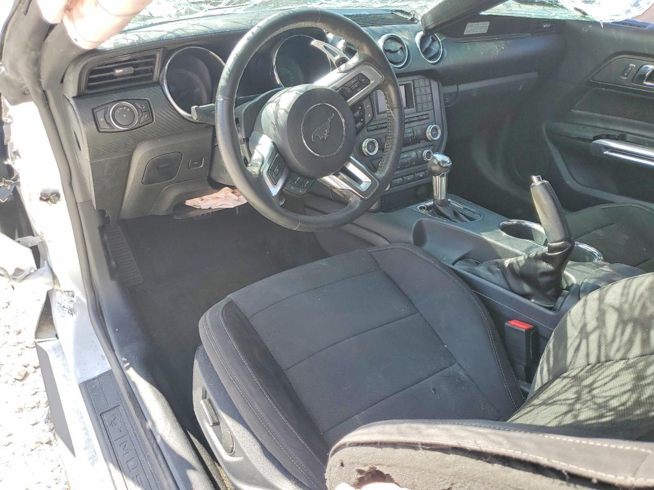 2016 Ford Mustang - zdjęcie 8