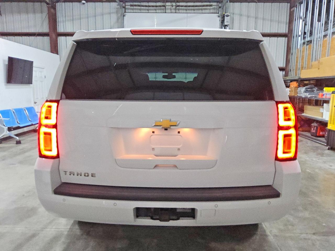2017 Chevrolet Tahoe C1500 Ls - zdjęcie 6