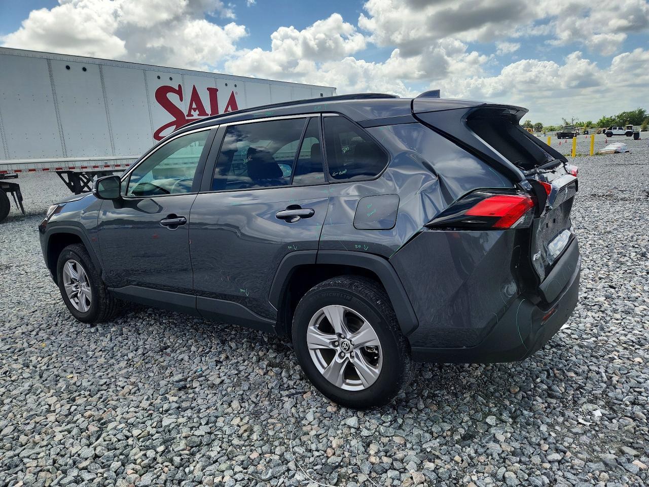 2023 Toyota Rav4 Xle - zdjęcie 2