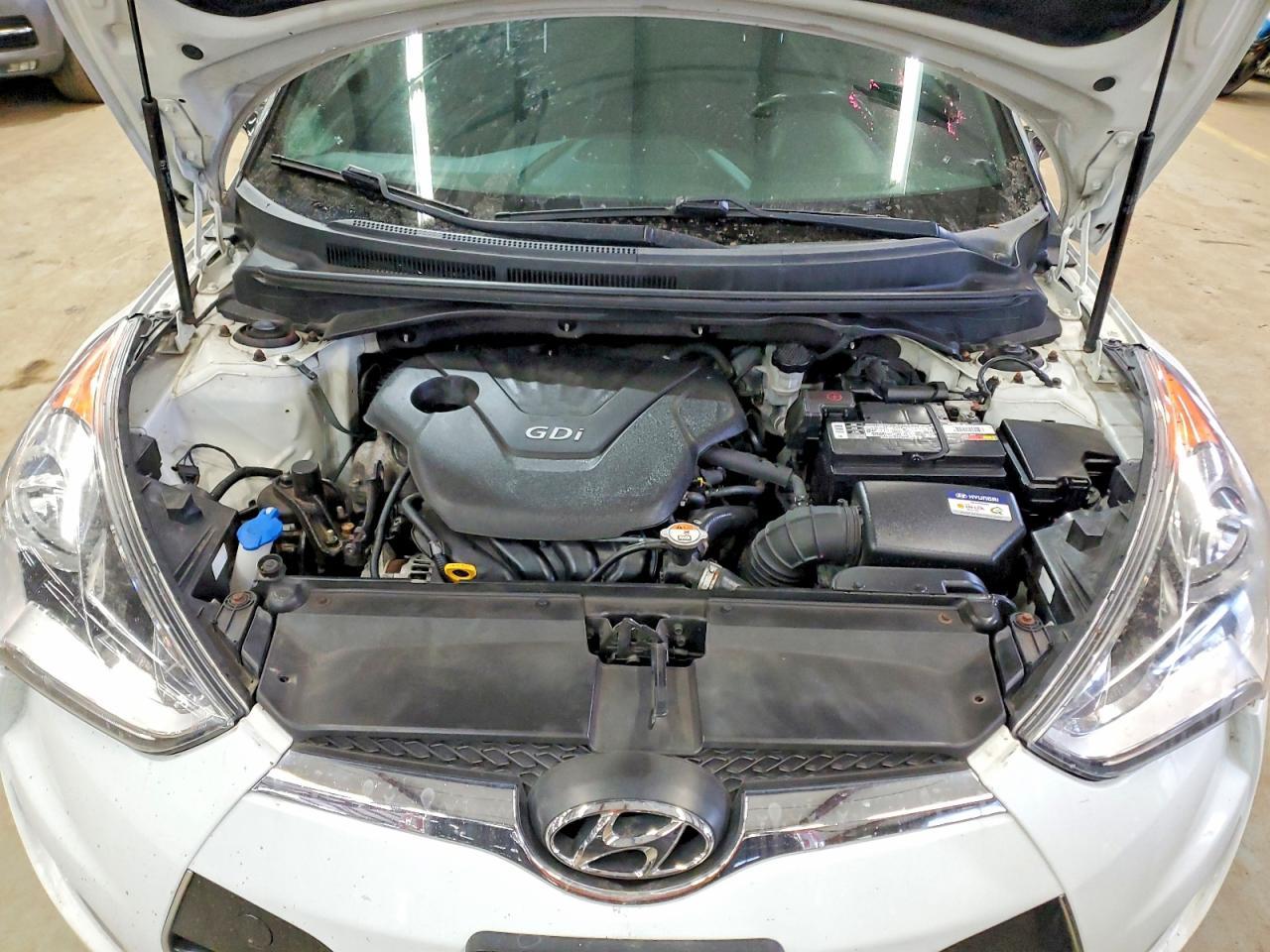 2016 Hyundai Veloster Base - zdjęcie 11