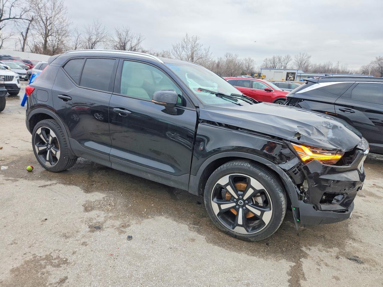 2020 Volvo Xc40 T5 Momentum - zdjęcie 4