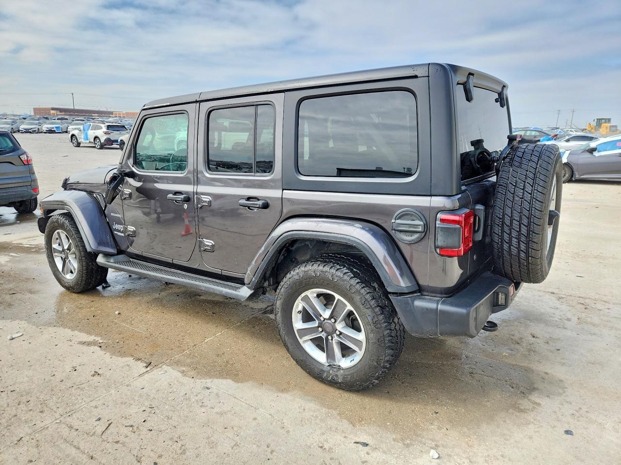 2019 Jeep Wrangler Unlimited Sahara - zdjęcie 2
