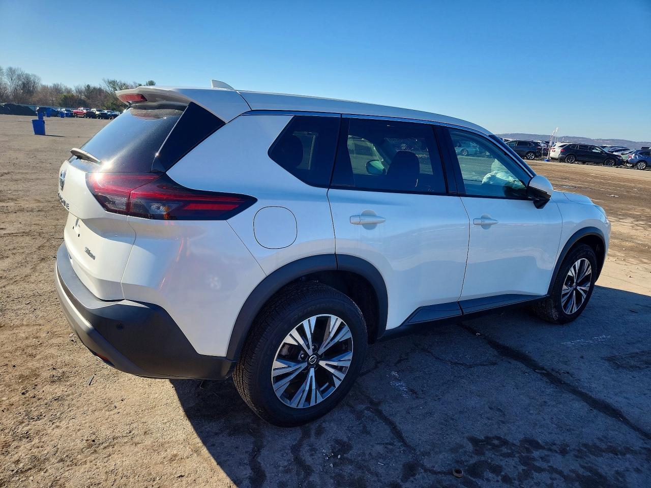 2021 Nissan Rogue Sv - zdjęcie 3