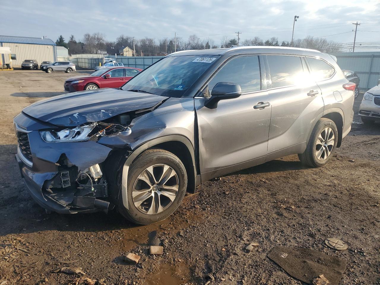 2020 Toyota Highlander Xle - zdjęcie główne
