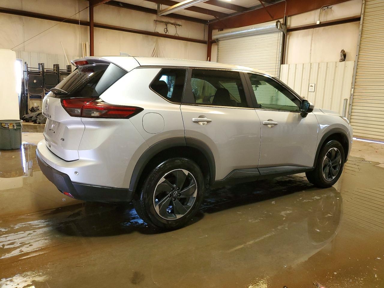 2025 Nissan Rogue Sv - zdjęcie 3