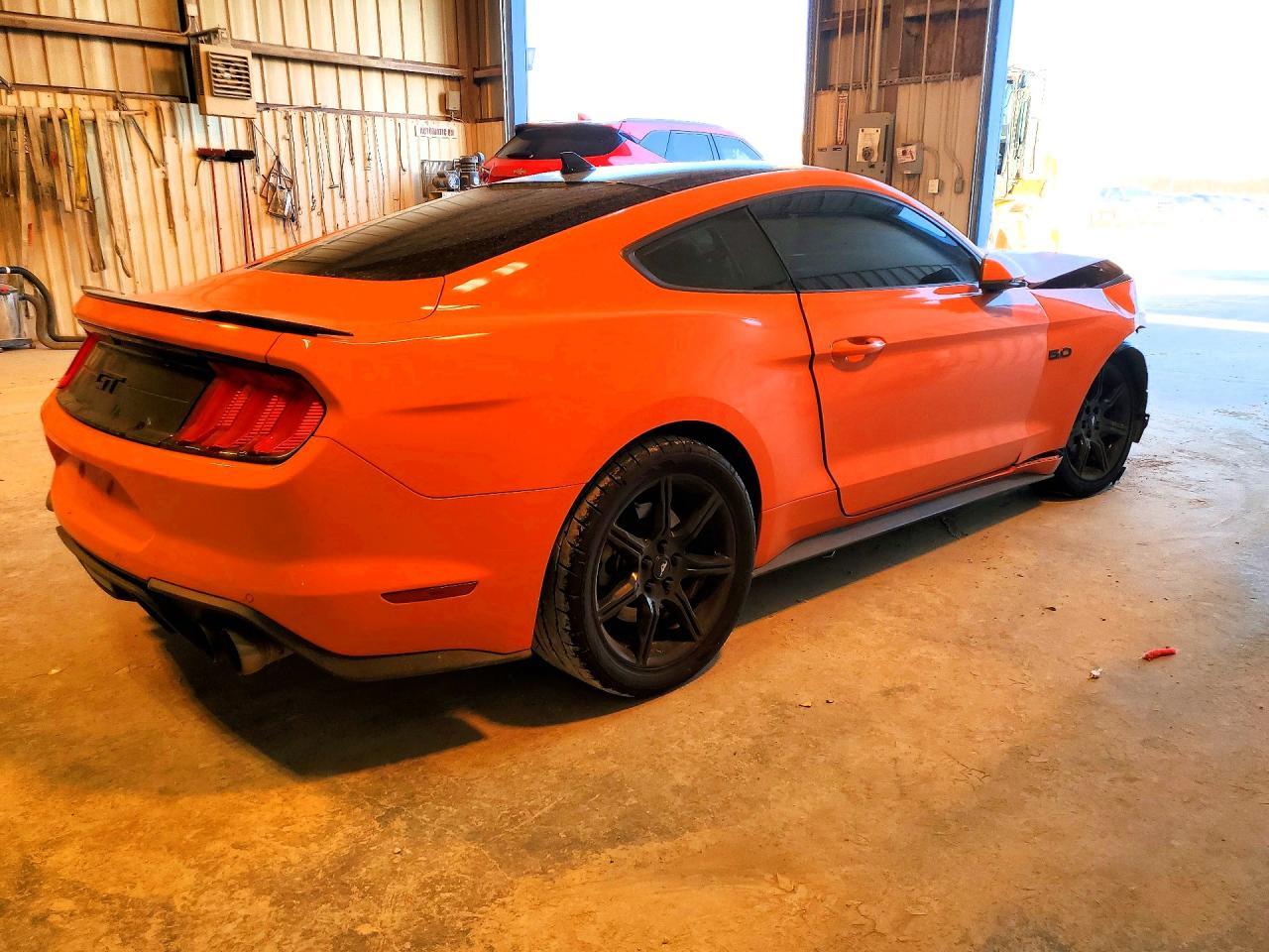 2020 Ford Mustang Gt - zdjęcie 3