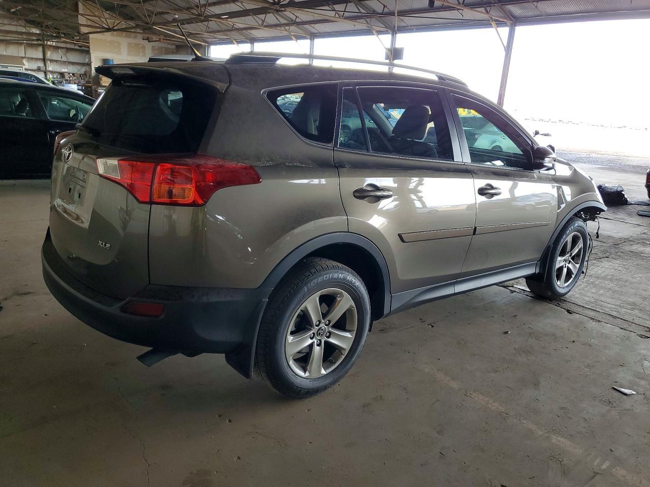 2015 Toyota Rav4 Xle - zdjęcie 3