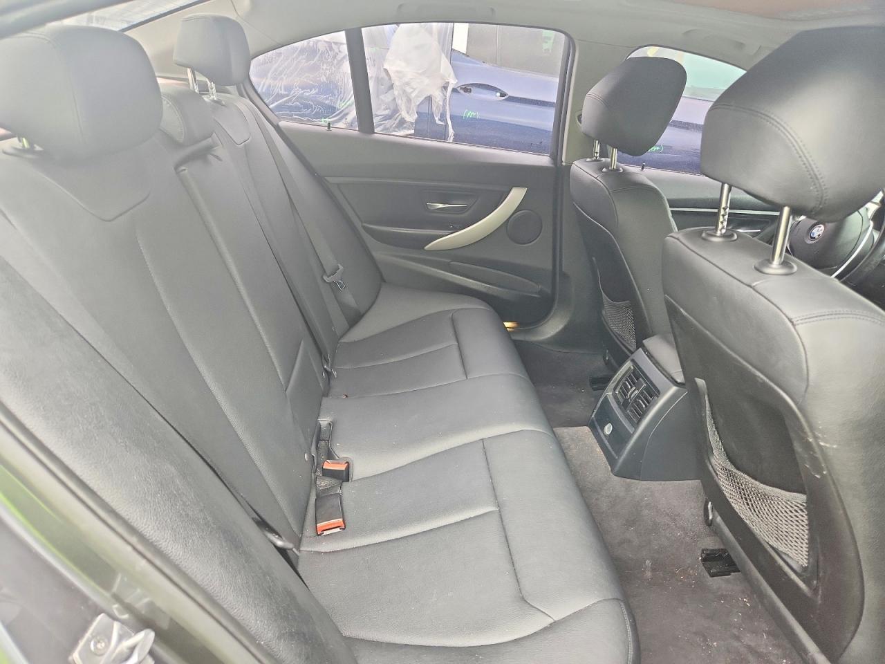 2014 BMW 320 I - zdjęcie 10