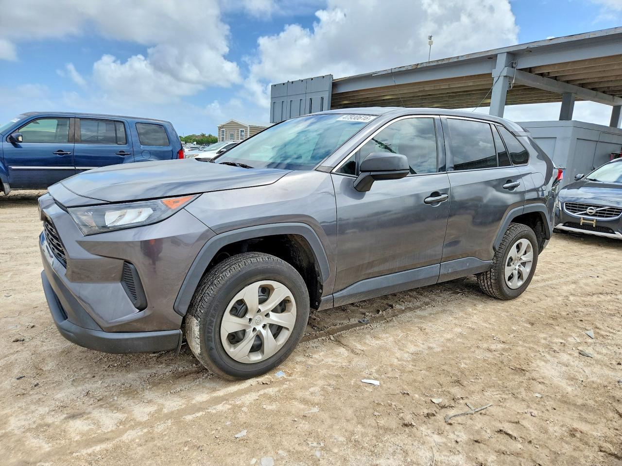 2022 Toyota Rav4 Le - zdjęcie główne