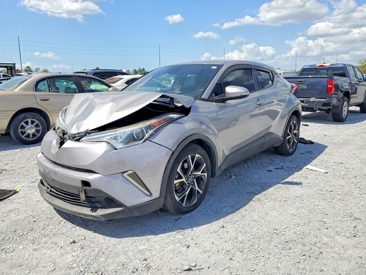 2018 Toyota C-Hr Xle - zdjęcie główne