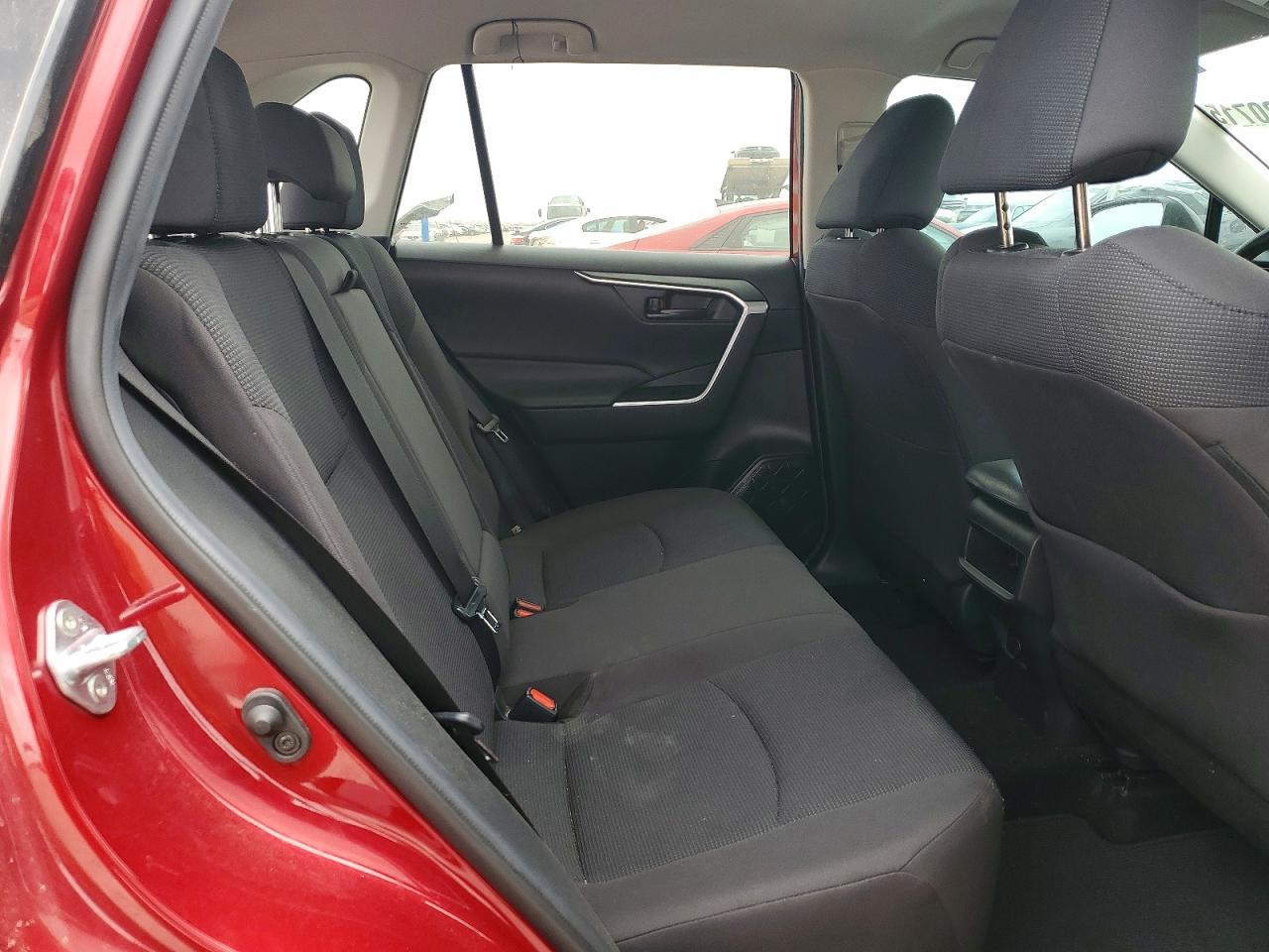 2021 Toyota Rav4 Le - zdjęcie 10