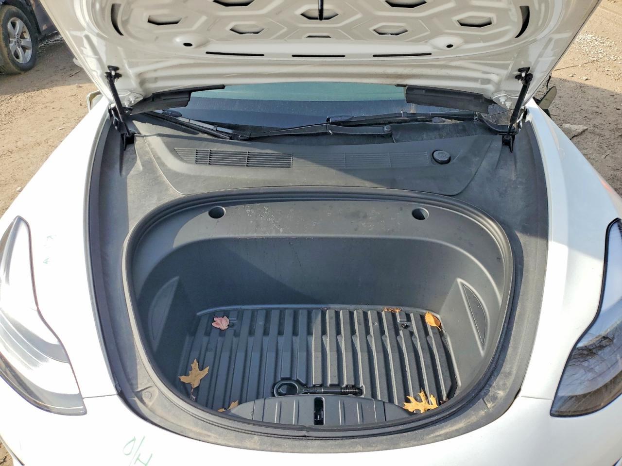 2022 Tesla Model 3 - zdjęcie 11