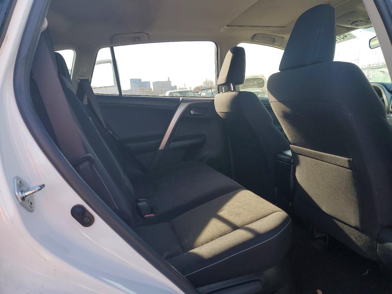 2016 Toyota Rav4 Hybrid Xle - zdjęcie 11