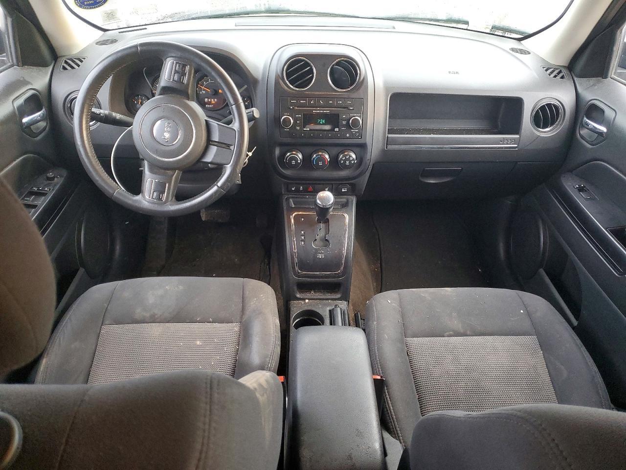 2014 Jeep Patriot Latitude - zdjęcie 8