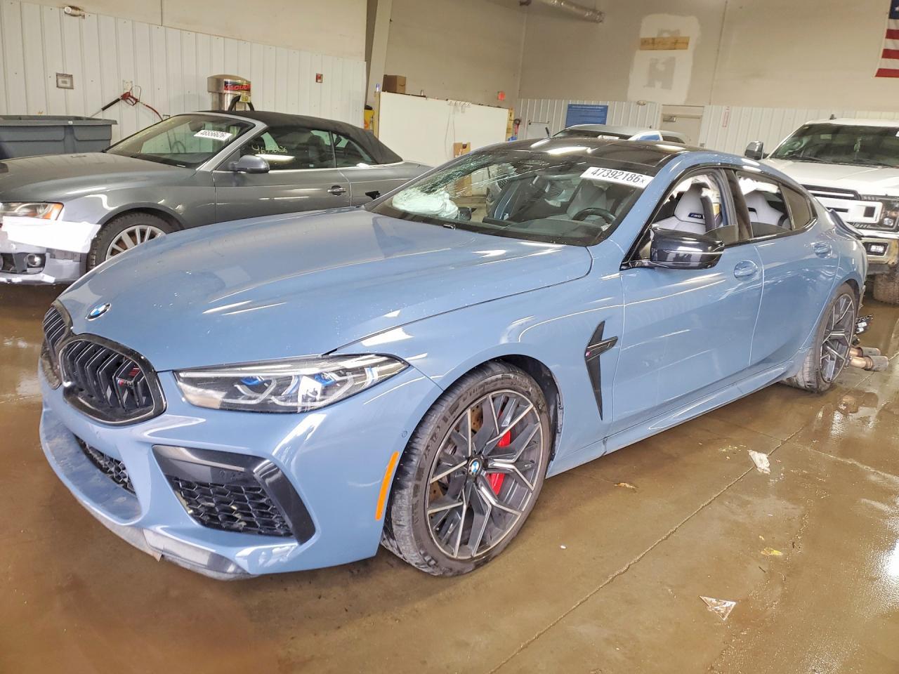 2022 BMW M8