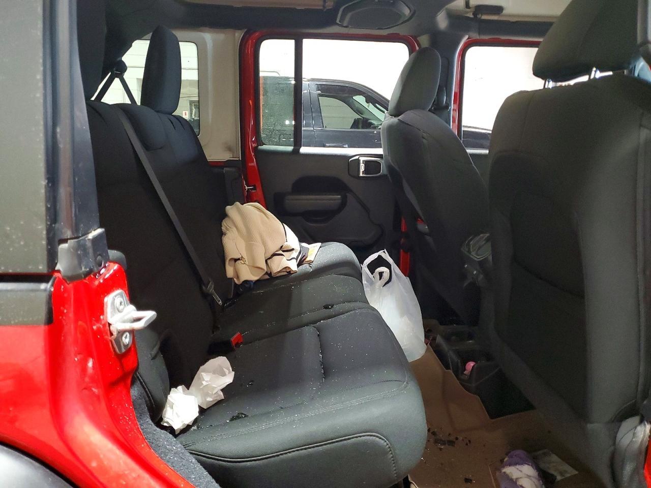 2022 Jeep Wrangler Unlimited Sport - zdjęcie 11