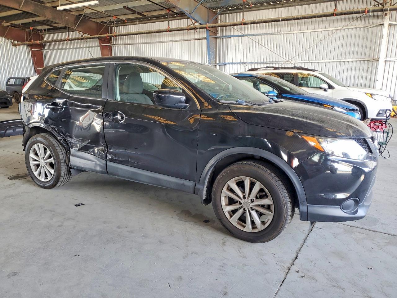 2017 Nissan Rogue Sport S - zdjęcie 4