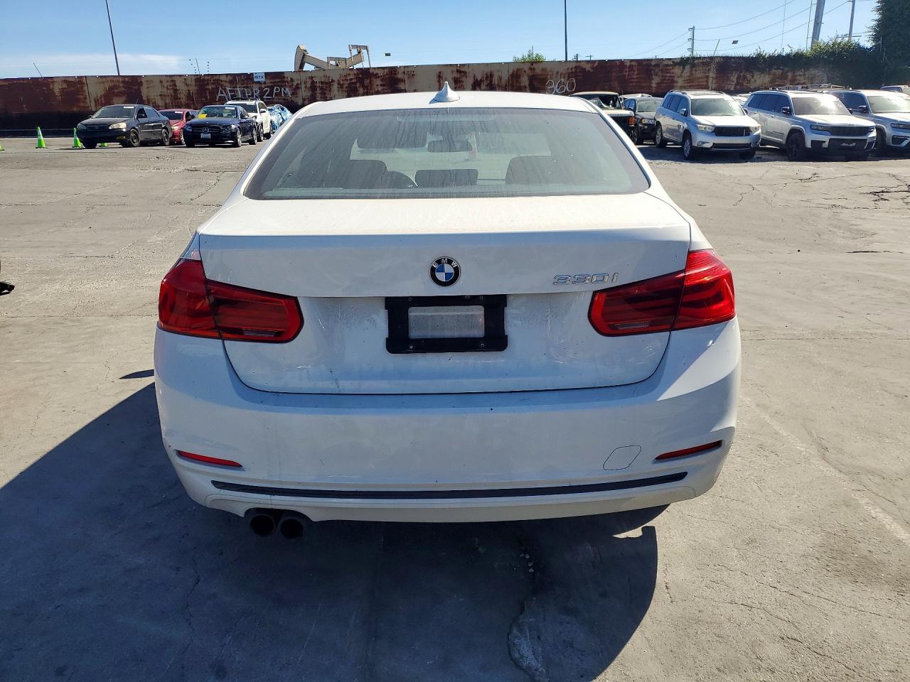 2018 BMW 330 I - zdjęcie 6