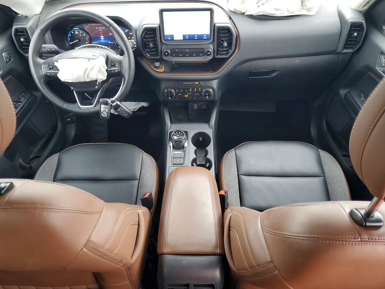 2024 Ford Bronco Sport Outer Banks - zdjęcie 8