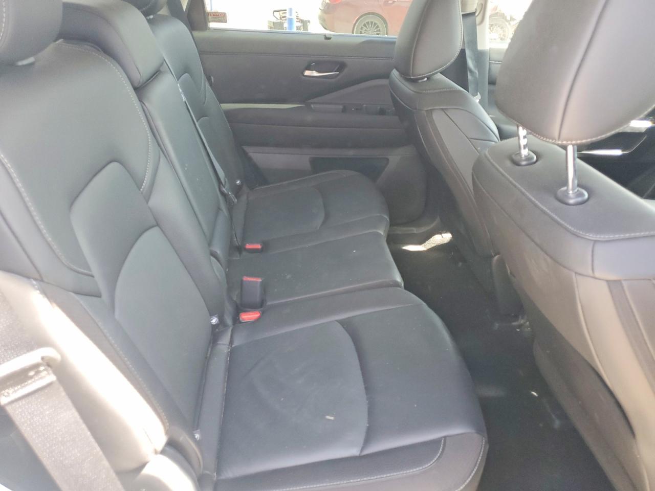 2025 Nissan Pathfinder Sl - zdjęcie 11