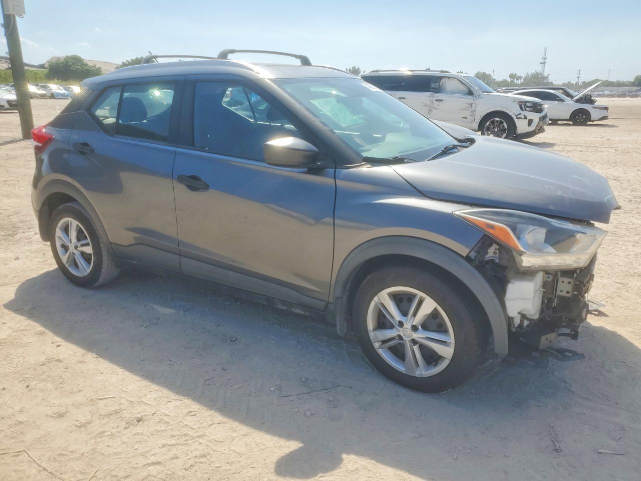 2019 Nissan Kicks S - zdjęcie 4