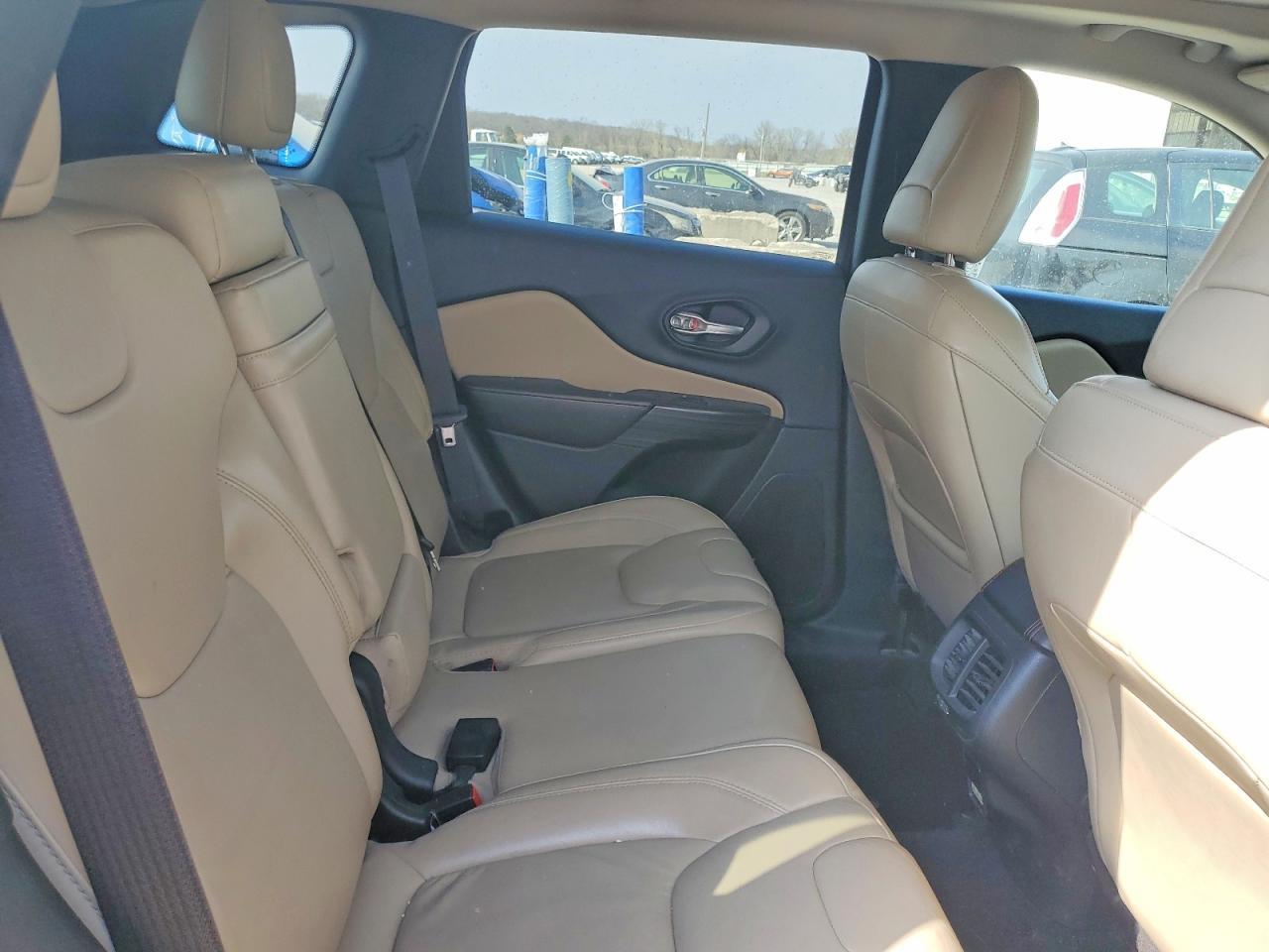 2015 Jeep Cherokee Limited - zdjęcie 11
