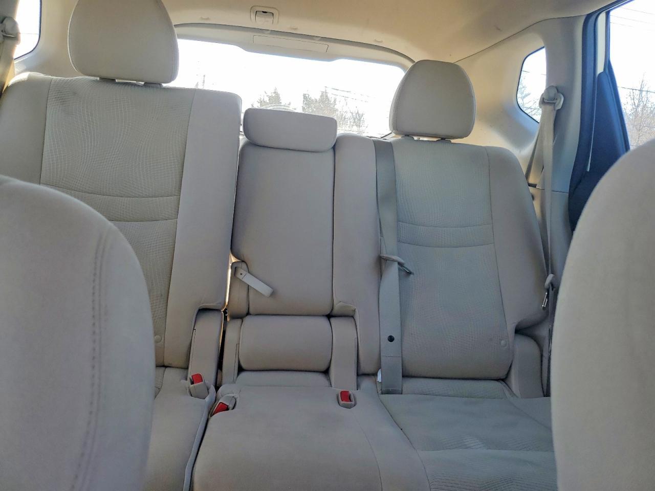 2015 Nissan Rogue S - zdjęcie 10