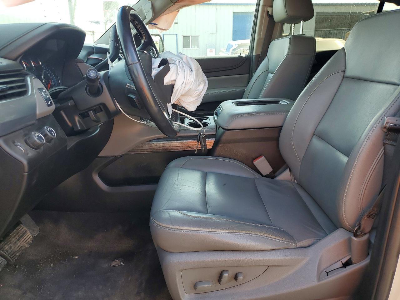 2019 Chevrolet Suburban - zdjęcie 7