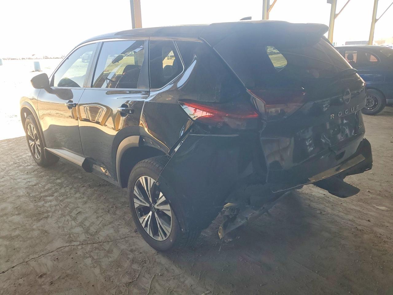 2022 Nissan Rogue Sv - zdjęcie 2