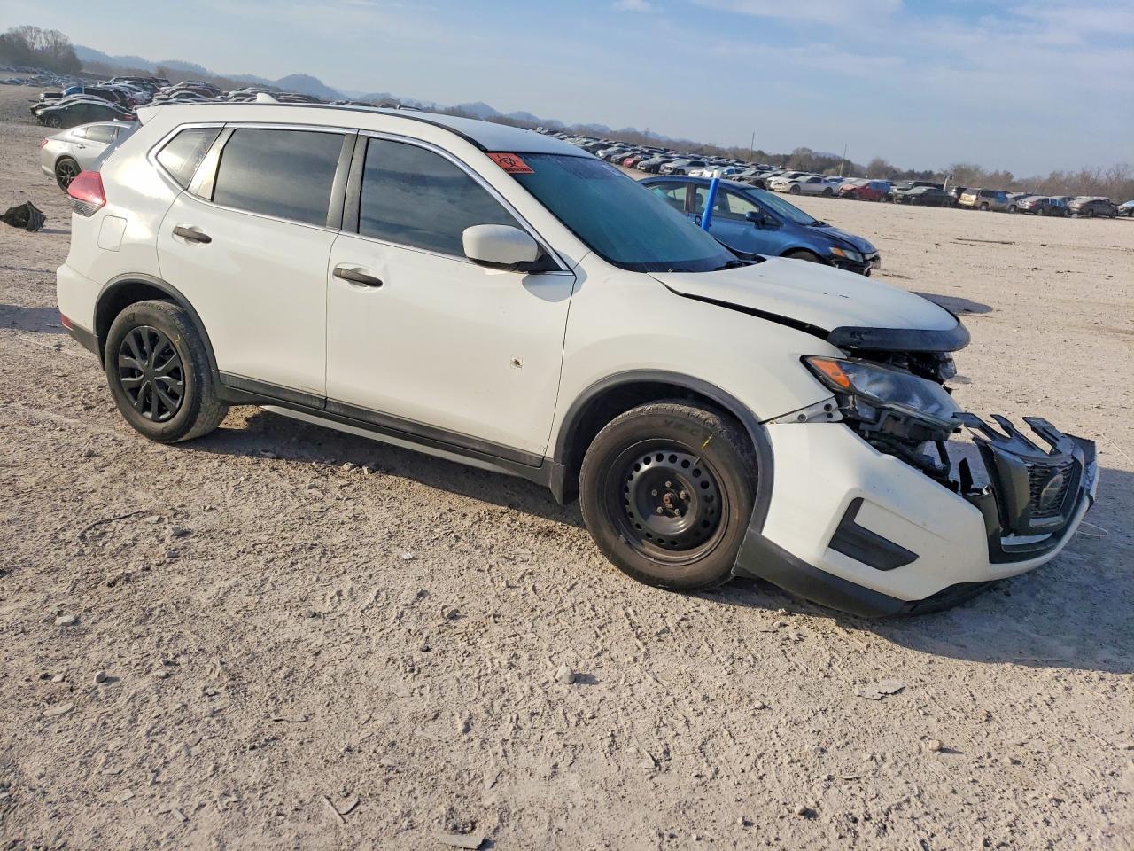 2018 Nissan Rogue S - zdjęcie 4