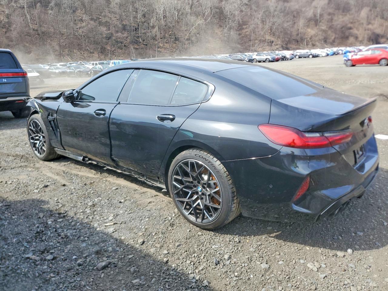 2025 BMW M8 Competition - zdjęcie 2