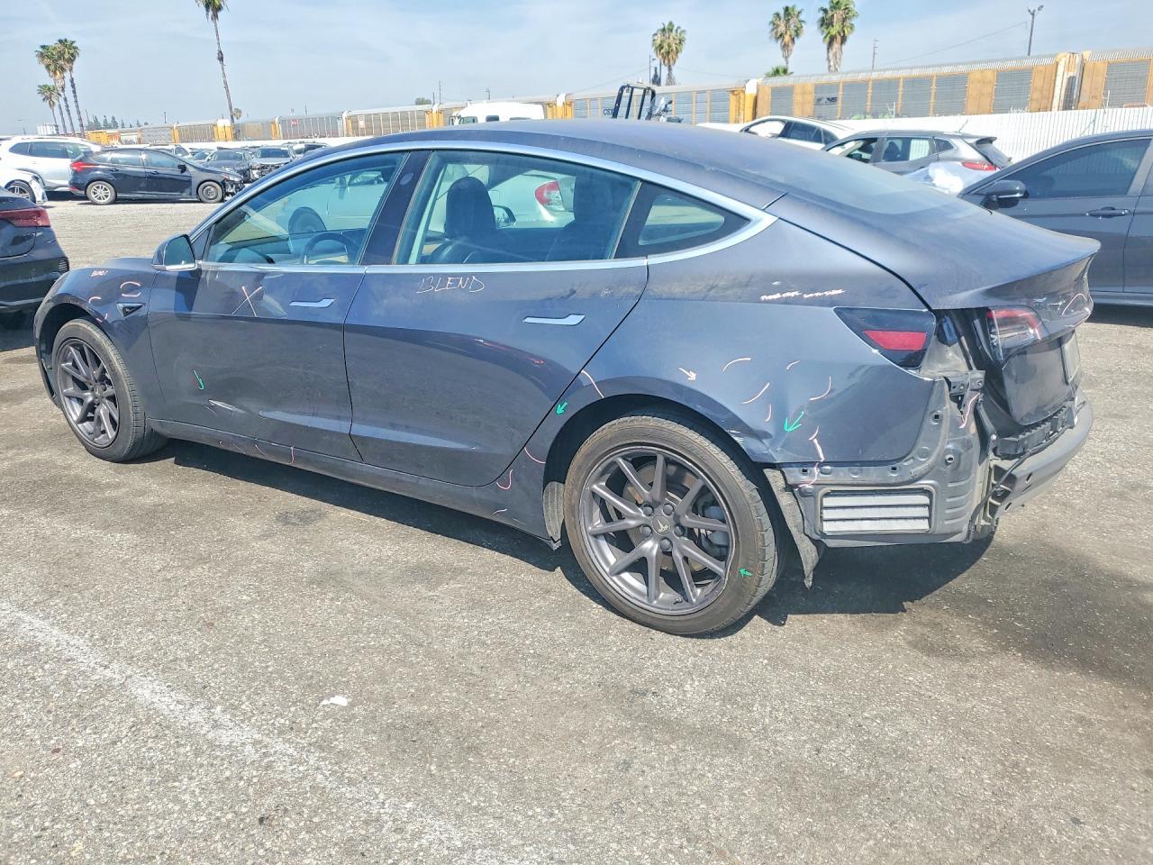 2018 Tesla Model 3 - zdjęcie 2