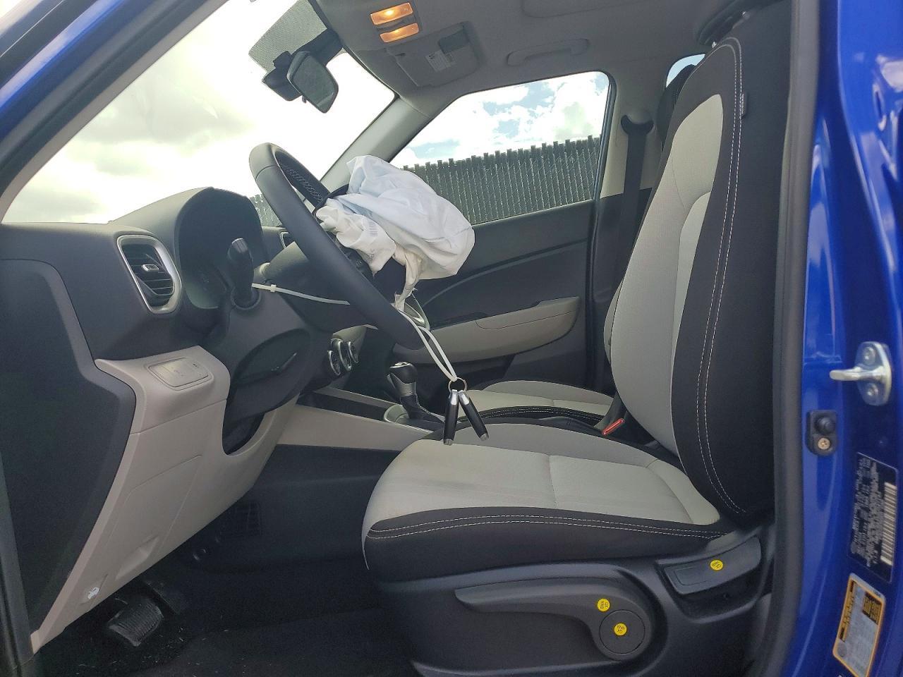 2025 Hyundai Venue Sel - zdjęcie 7