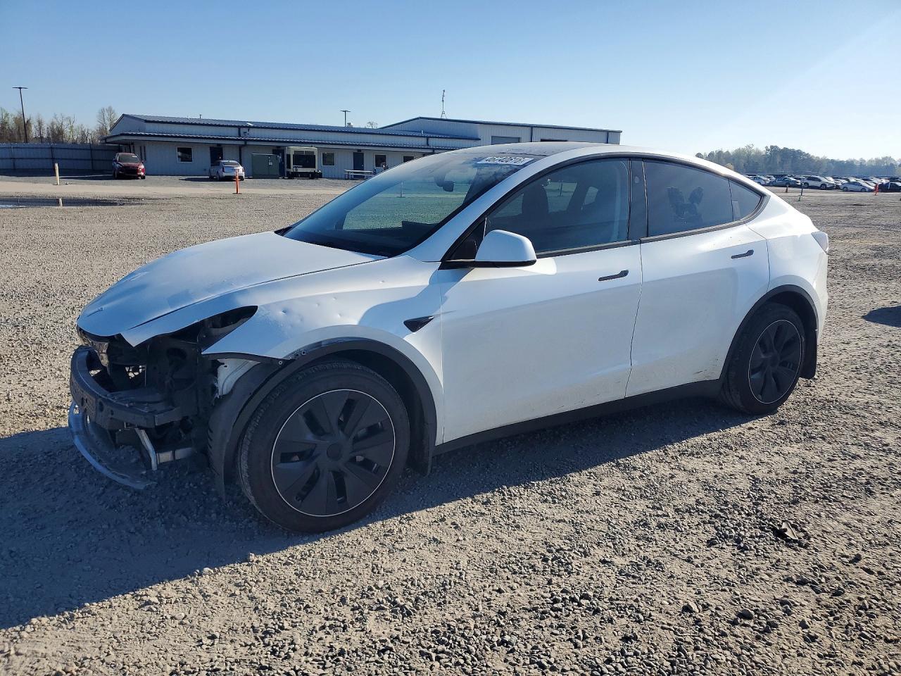 2023 Tesla Model Y - zdjęcie główne