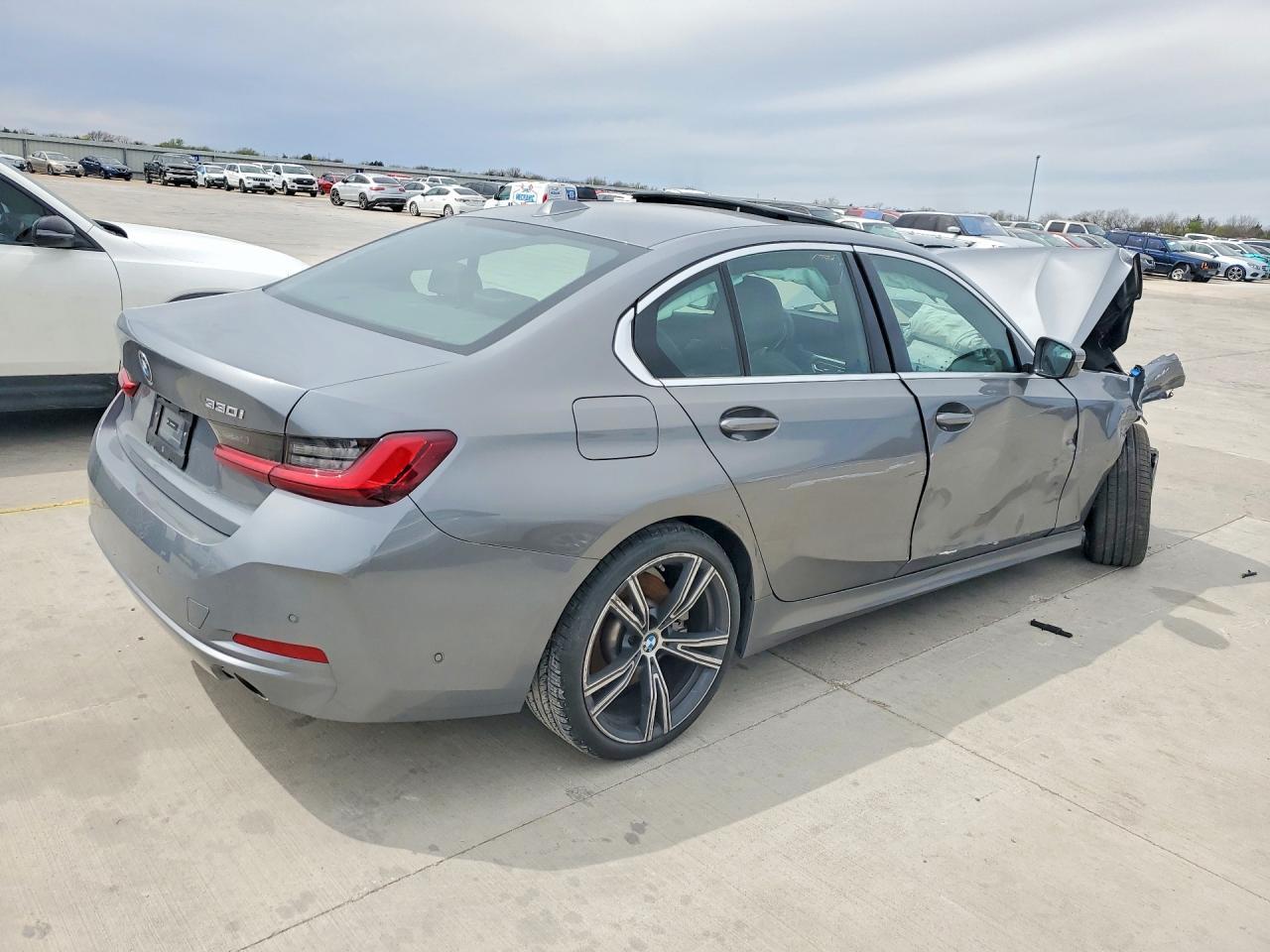 BMW Seria 3 - zdjęcie 3