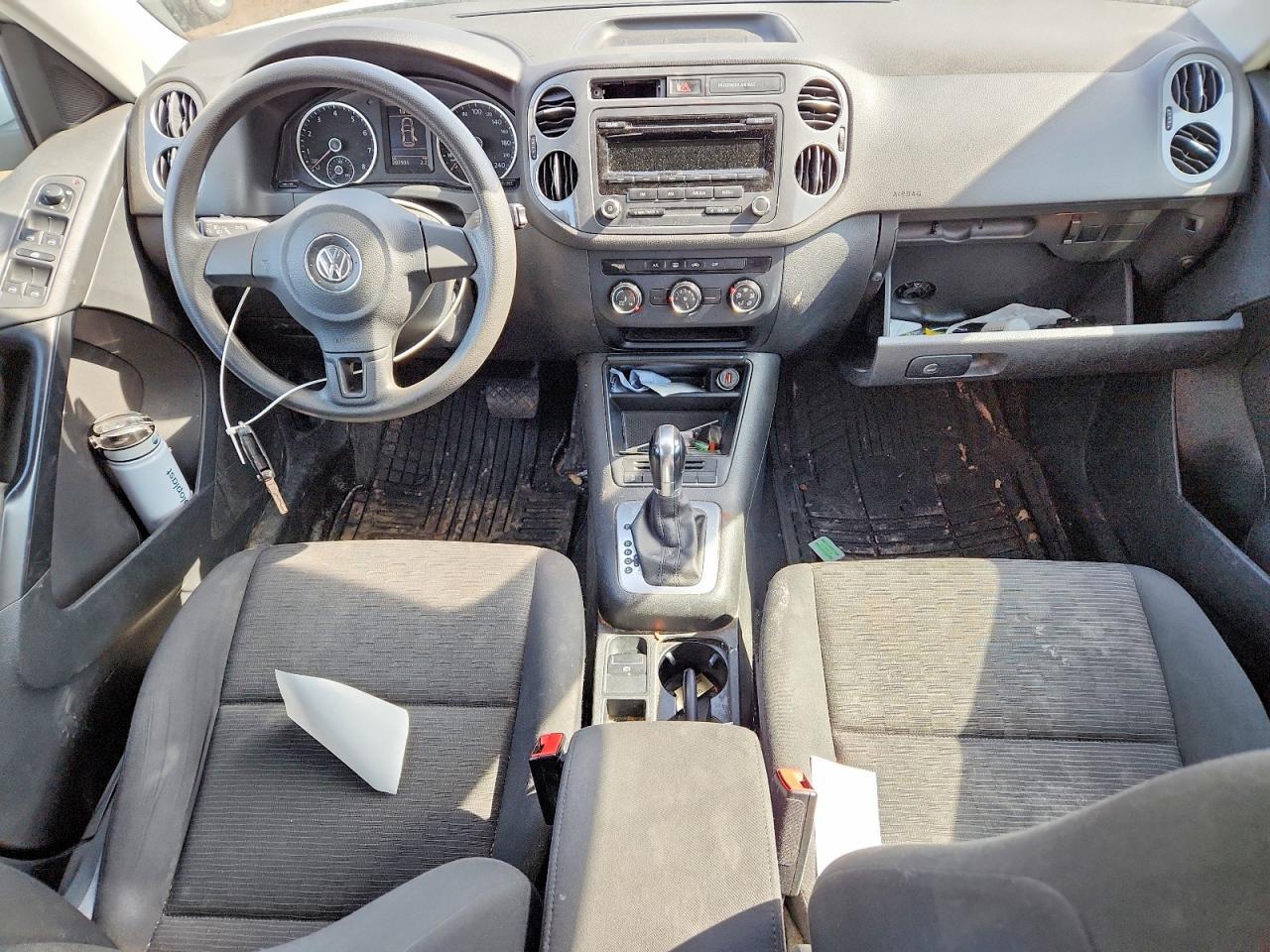 2015 Volkswagen Tiguan S - zdjęcie 8