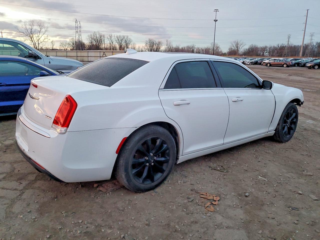 2015 Chrysler 300 Limited - zdjęcie 3