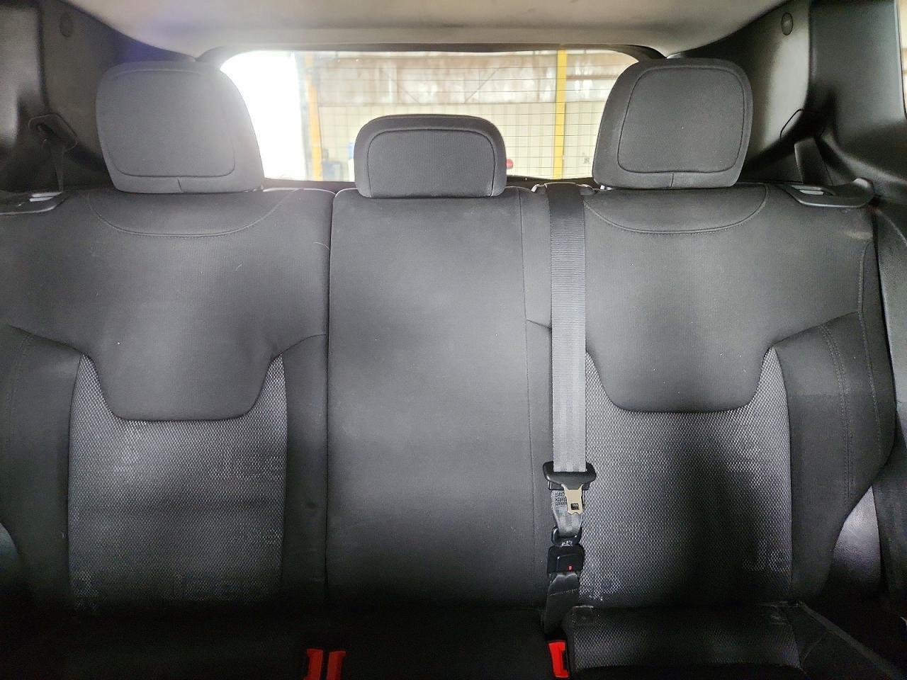 2016 Jeep Renegade Latitude - zdjęcie 10