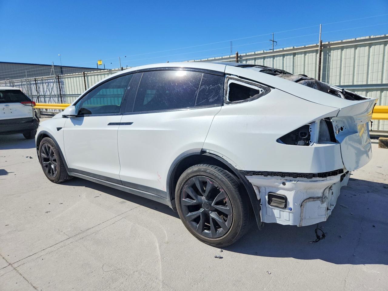 2022 Tesla Model X - zdjęcie 2