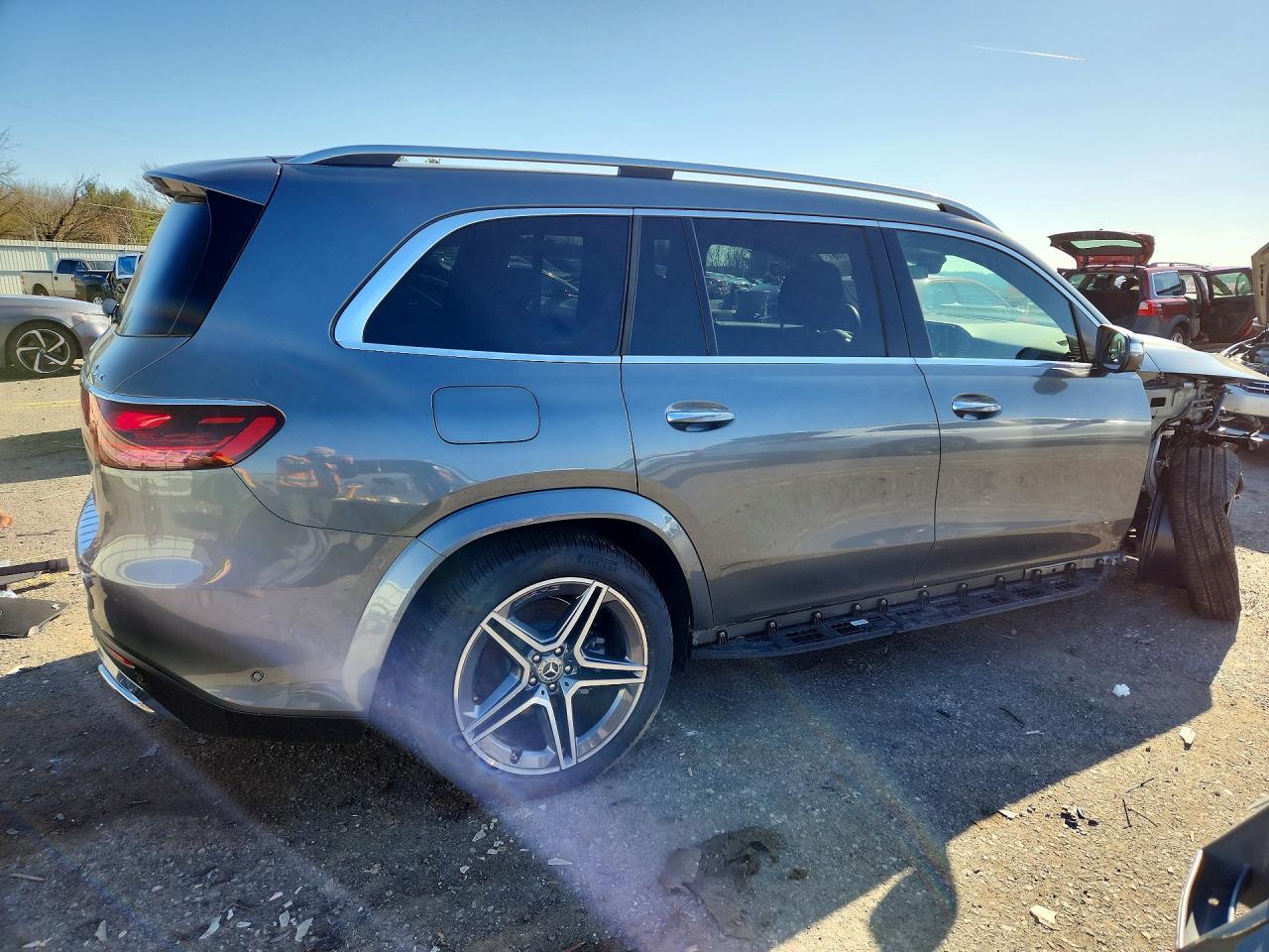 2025 Mercedes-Benz Gls 450 4Matic - zdjęcie 3