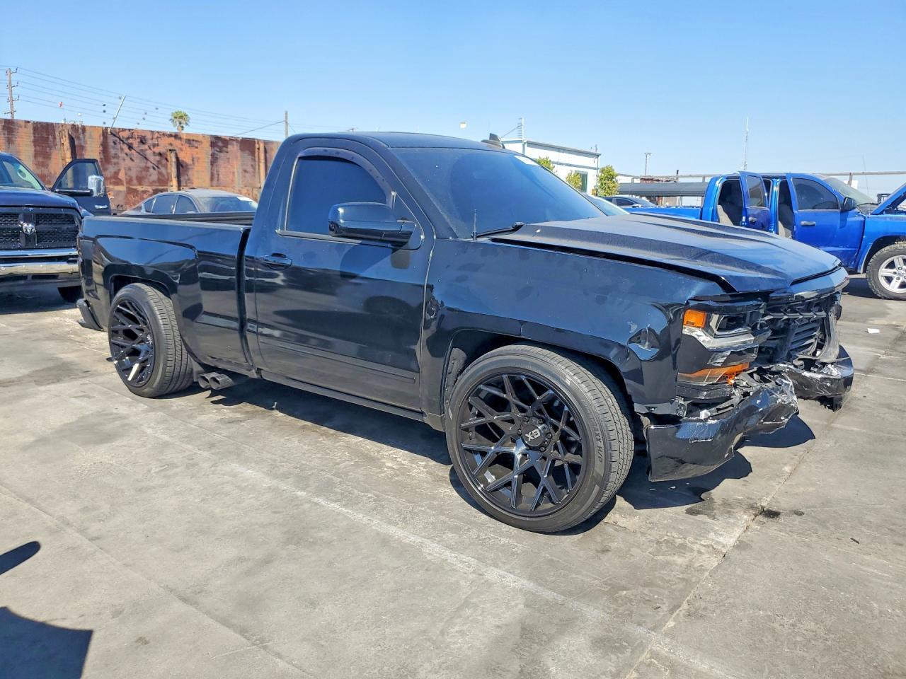 2017 Chevrolet Silverado C1500 Lt - zdjęcie 4