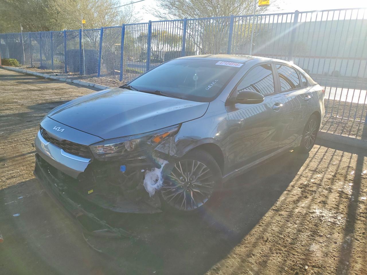 2022 Kia Forte Gt-Line - zdjęcie główne