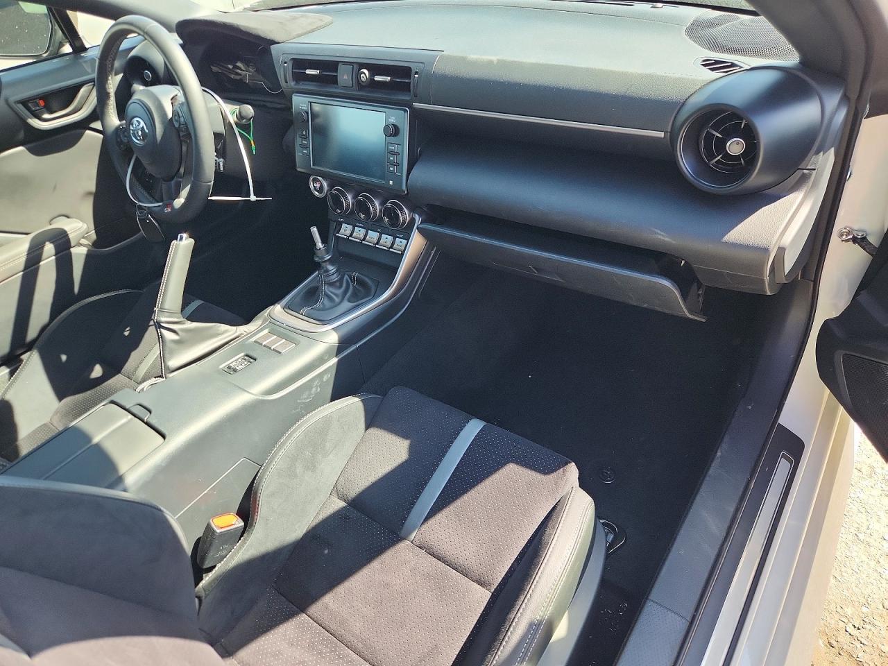 2025 Toyota Gr86 Premium - zdjęcie 8