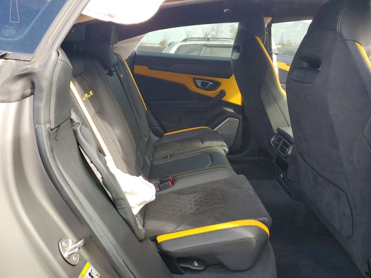 2023 Lamborghini Urus S - zdjęcie 11